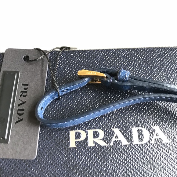 NWT Prada hibiscus charm  - Picture 3 of 4
